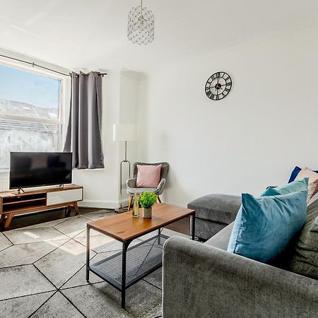 Bright 2Br Flat, Forest Gate, East Londra Esterno foto
